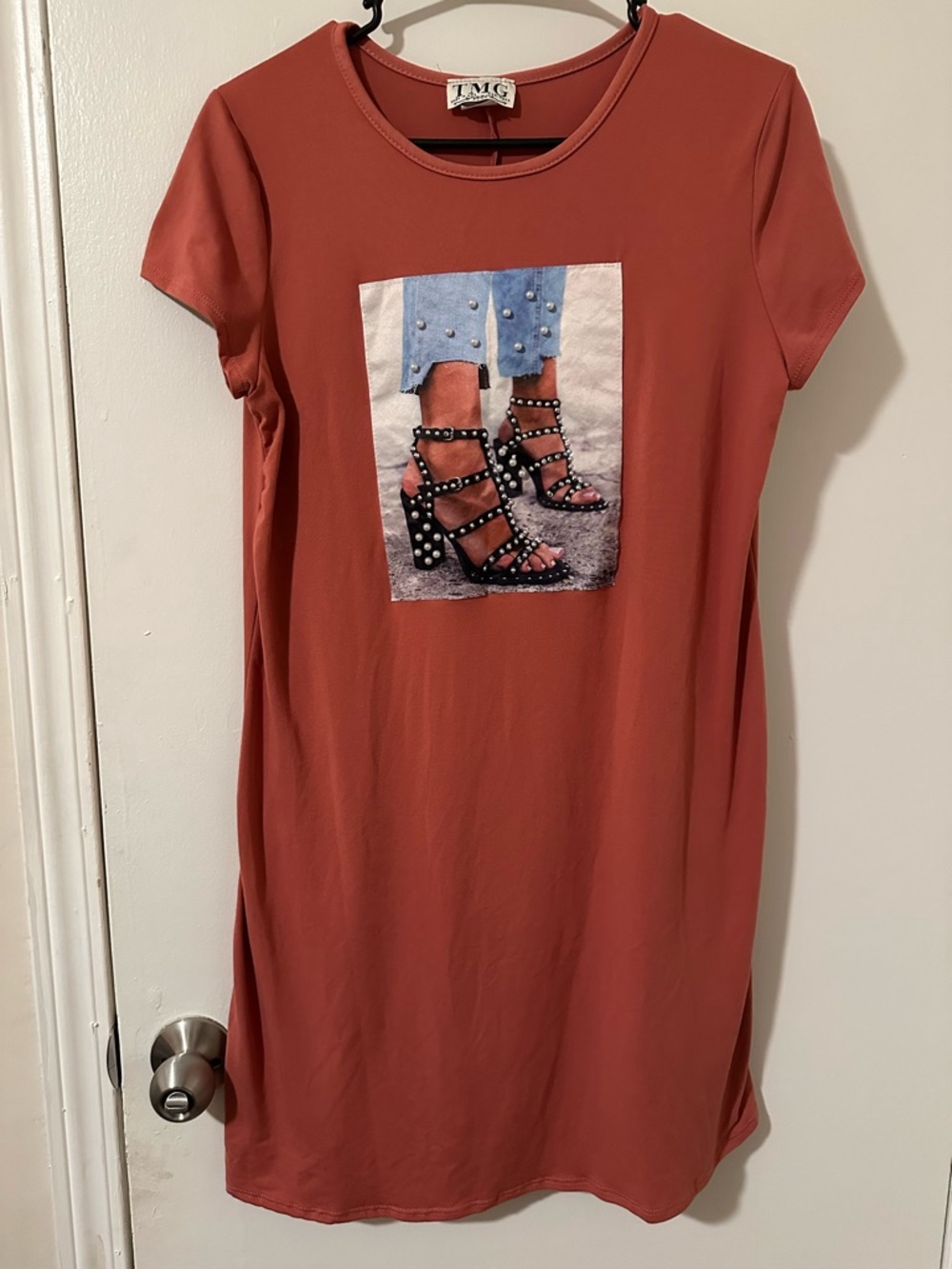 Rust Graphic Mini Dress with Pearl-Stud Heels Print